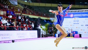 falciai arezzo bindi ginevra un clavette sfe01805 copia simone ferraro ph copia